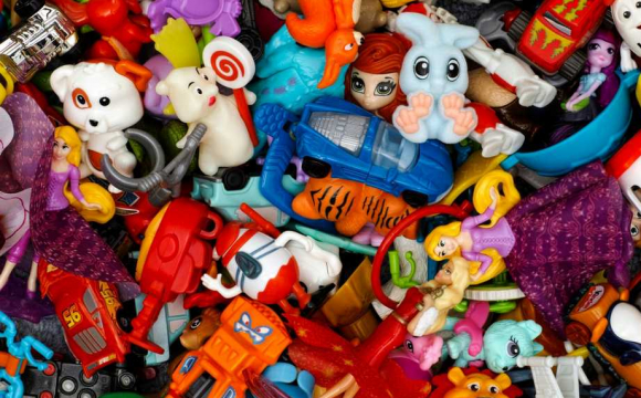 Майже половина дитячих іграшок куплених у інтернеті - небезпечні для дітей
