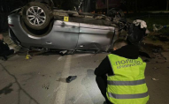 На заході України водій авто на швидкості влетів у дерево: двоє загиблих