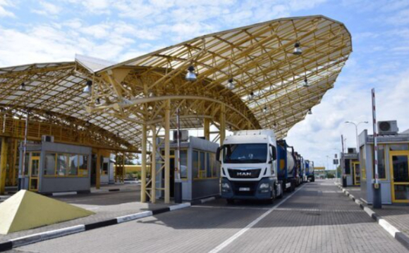 Польські перевізники розблокували найбільший вантажний пункт пропуску на кордоні з Україною