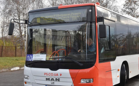 Нові та комфортні: у Луцьку з'явилися сучасні автобуси. ФОТО 