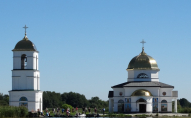 У Волинській області на хресті церкви з'явилась постать Богородиці. ФОТО