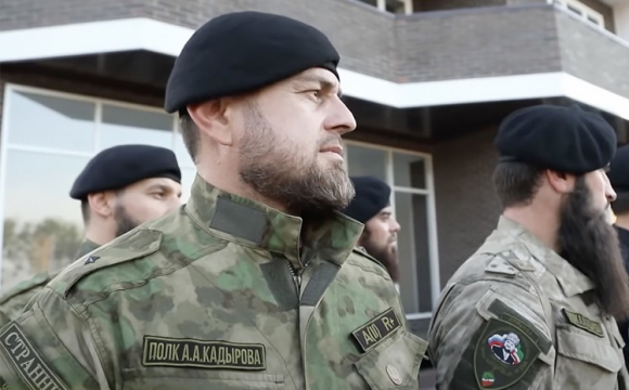 ТікТок-війська Кадирова зганьбилися «боєм» з кущами. ВІДЕО