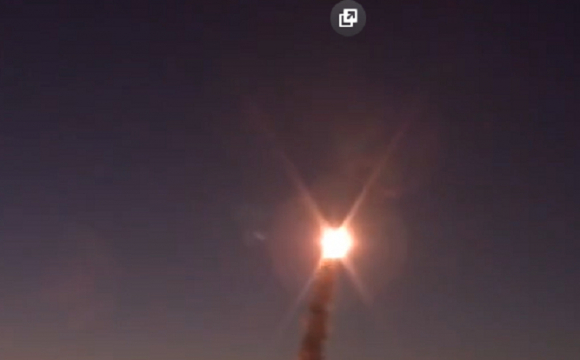 Росіяни показали, як вночі запускають ракети по Києву. ВІДЕО