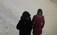 У Луцьку дві жінки знайшли гаманець та не повернули: просять впізнати. ФОТО
