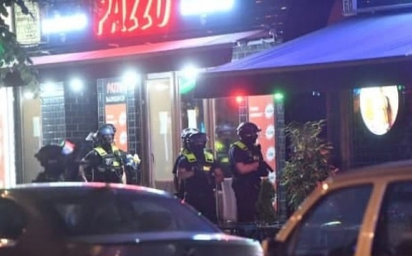 Біля бару у центрі столиці стріляли: троє важкопоранених. ФОТО