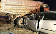 Вантажівка розчавила легковик: загинув 36-річний чоловік
