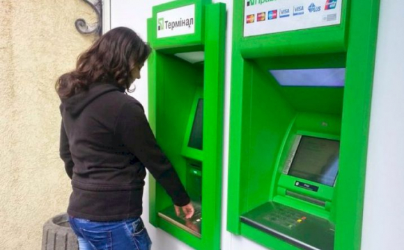 ПриватБанк призупинить роботу всіх банкоматів і терміналів: назвали дату та час