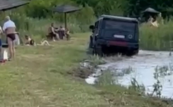 Як покарають водія позашляховика, який розсікав пляжем Світязя