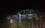 Авто розбите вщент: на Львівщині водій не впорався із керування та вилетів з дороги