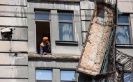 У селі на заході України обвалився балкон будинку: жінка загинула на місці