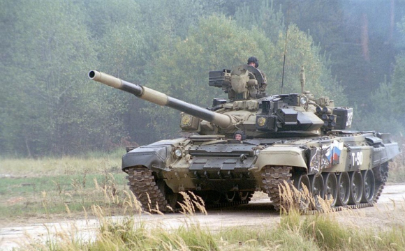 Під Києвом окупант переїхав на танку свого командира