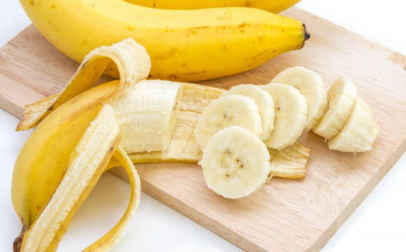 Чому не варто снідати бананами?
