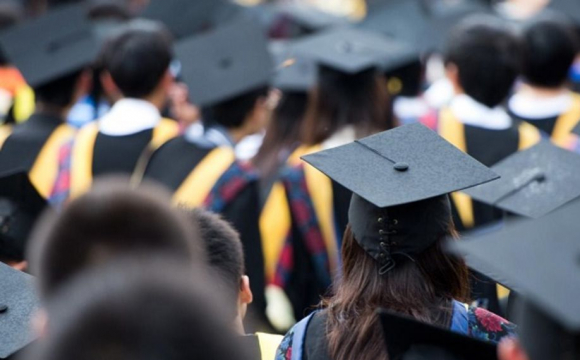 Через плагіат у випускників можуть забрати дипломи бакалавра та магістра