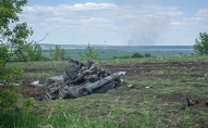 Довелося збирати рештки: СБУ знищили окупантів, які дивилися кіно у танку