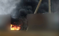 У Білгородській області пролунали вибухи та спалахнула пожежа. ВІДЕО