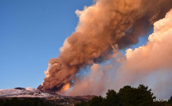 На Сицилії прокинувся вулкан Етна. ФОТО. ВІДЕО