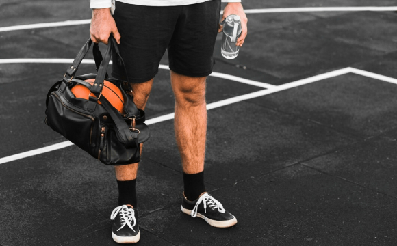 Не тільки для спортзалу: Як чоловічі спортивні сумки формують моду*
