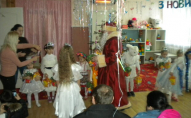 Мер українського міста поскаржився СБУ на Діда Мороза, який прийшов у школу