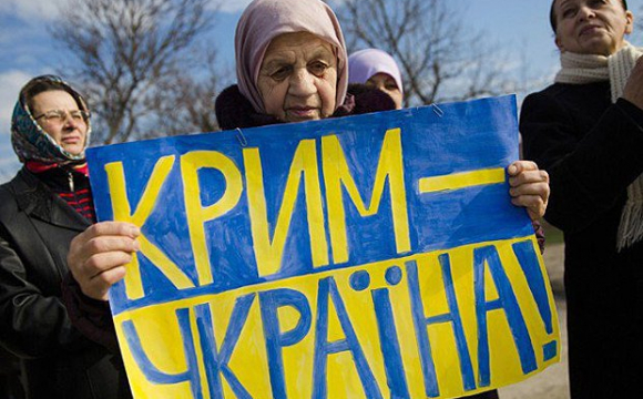 Під час святкування дня рф у Криму затримали жінку, яка вигукнула «Слава Україні!»