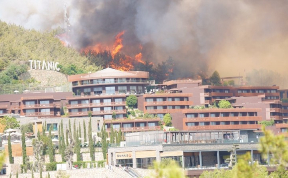 МЗС закликає українців не відвідувати Туреччину через лісові пожежі