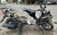 У селі зіткнулись мотоцикл та скутер: загинула жінка