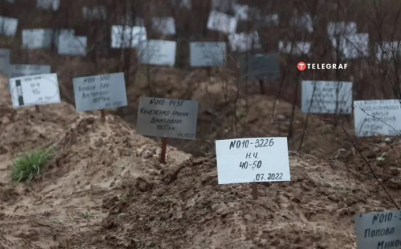 З'явилися кадри масових поховань під Києвом. ВІДЕО