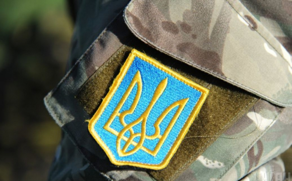 В українському місті побили та пограбували військового