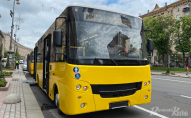 В українському місті няня побила дитину на очах у пасажирів автобуса
