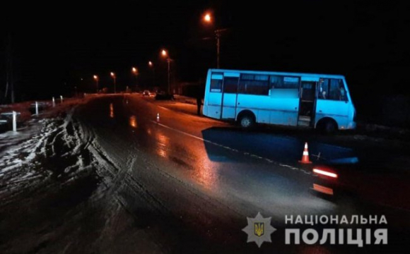 Водія з салону довелось вирізати: подробиці аварії у Заборолі