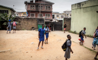 У Нігерії зі школи-інтернату викрали понад 300 учениць