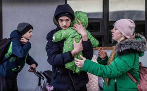 Частина біженців з України буде змушена виїхати з однієї країни ЄС: у чому причина