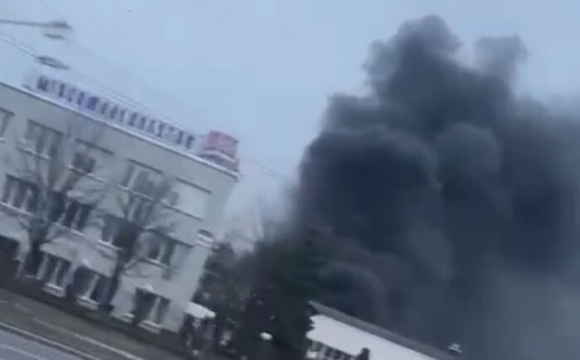 У Білорусі загорівся автомобільний завод. ВІДЕО