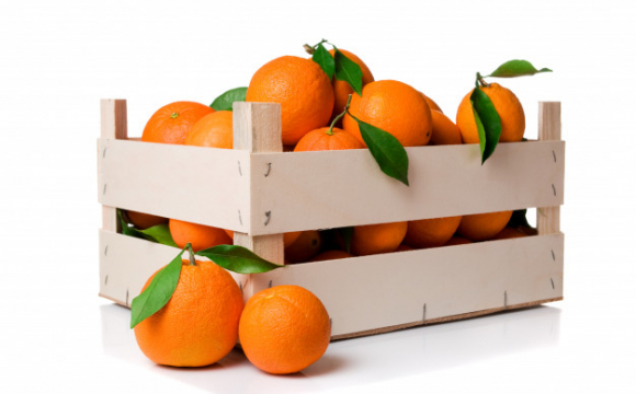 З’їли 30 кг апельсинів на чотирьох, щоб не доплачувати за багаж у літаку
