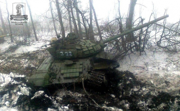 На об'їзній дорозі Харкові українська армія знищила чотири танка РФ. ФОТО