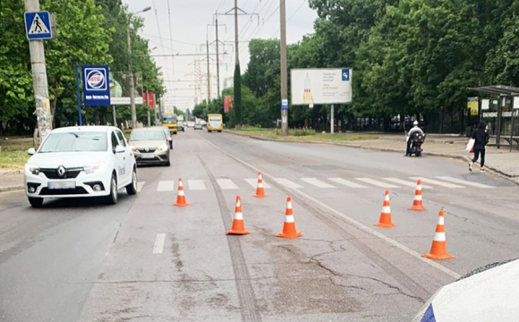 Поліцейська на пішохідному переході на смерть збила жінку