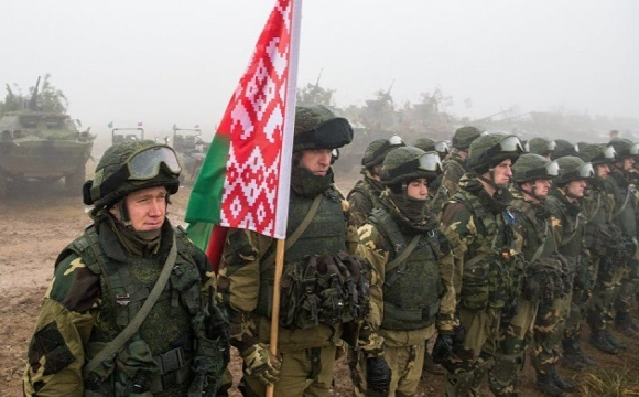 Білоруси нарощують війська