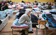 Одна з країн ЄС скорочує підтримку українських біженців