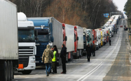 Перед пунктом пропуску в Польщі помер український водій, який чекав на перетин кордону