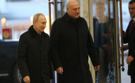Путін готує Лукашенка до війни: диктатори зустрінуться 17 лютого