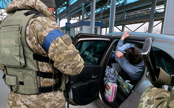 Що загрожує українцям, які під час війни втекли за кордон