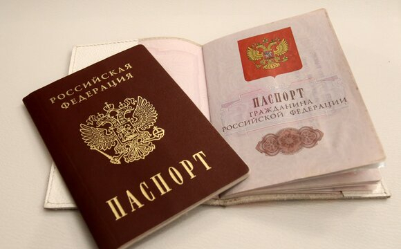 Росіяни тортурами змушували херсонців писати заяву на видачу паспорта рф