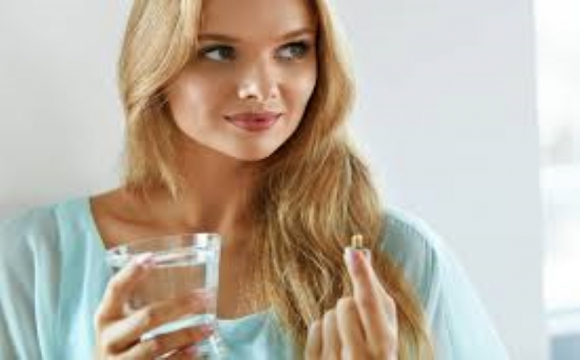 Які вітаміни варто пити жінкам, щоб зберегти красу та молодість