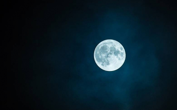 Чому не можна, щоб місяць світив на людину під час сну