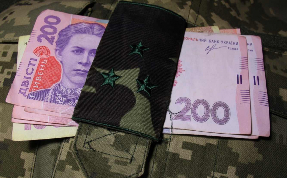 Деякі українці можуть отримати 100 тисяч гривень: що треба зробити