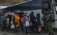 Росіяни оголосили евакуацію та готуються вивозити дітей