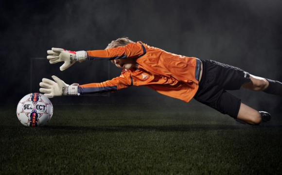 Воротарські рукавиці для футболу: як обрати професійні футбольні рукавиці*