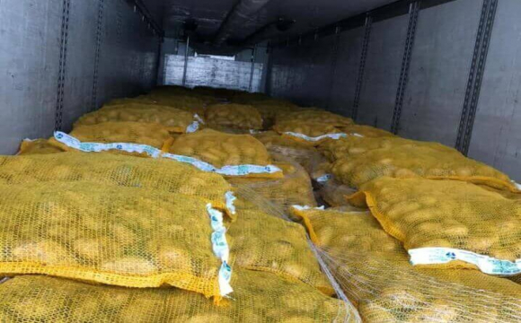 В Ягодині зловили водія, що незаконно віз 21 тонну картоплі. ФОТО