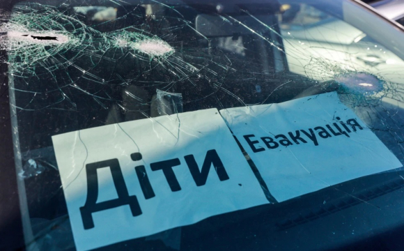 Росіяни в українському місті розстріляли авто з людьми: загинула 8-річна дитина
