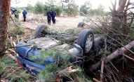Біля села водій авто злетів з дороги і перекинувся на дах: загинув 44-річний чоловік