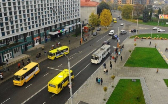 Обрали оптимальну схему організації проїзду кільця біля РЦ «Промінь»